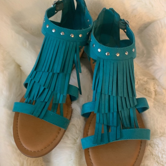 Shoes - Brand New ladies sandals